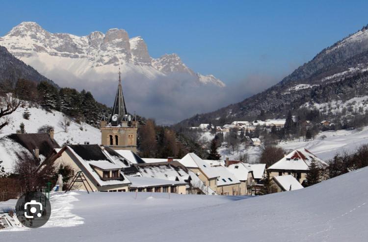 Petit Studio Mansarde 18 M2 Avec Navette Gratuit Aux Pistes De Ski Gresse-en-Vercors Zewnętrze zdjęcie